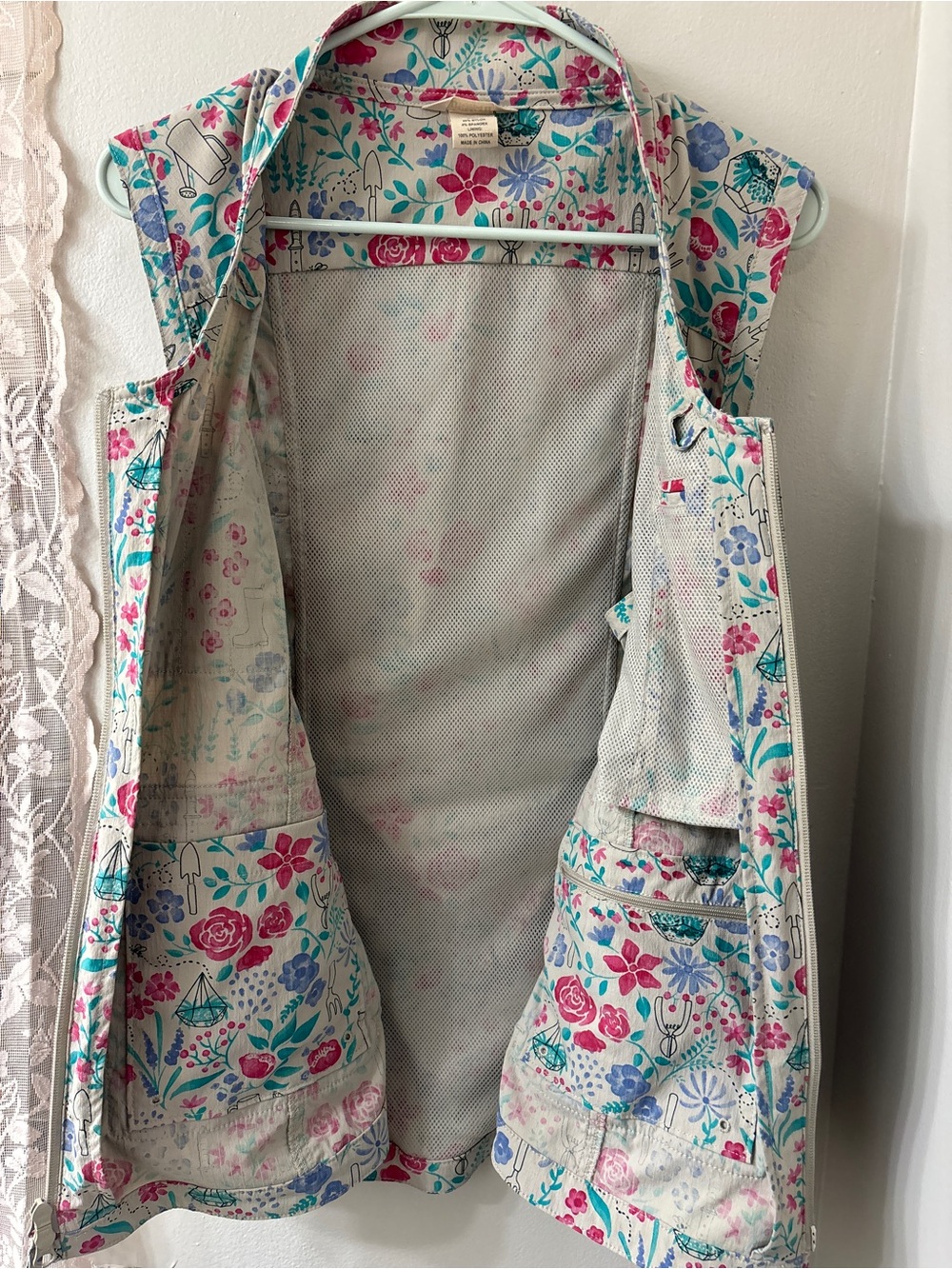 Duluth Trading Co Floral Utility Vest - Picture 7 of 7